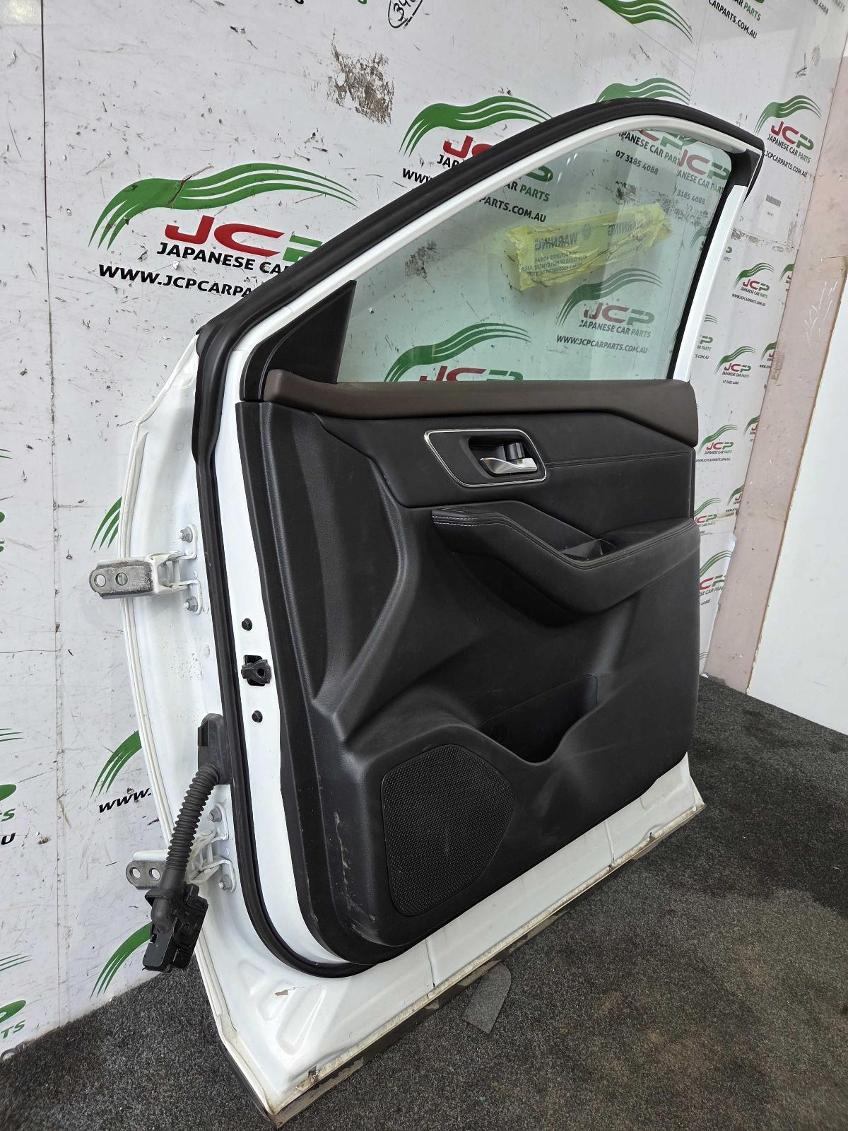 View Auto part Right Front Door Nissan Xtrail 2024