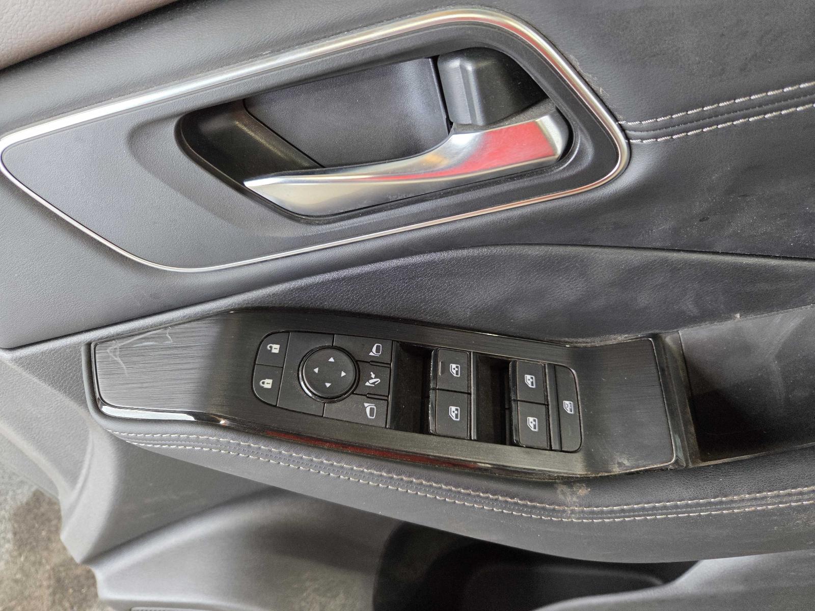 View Auto part Right Front Door Nissan Xtrail 2024