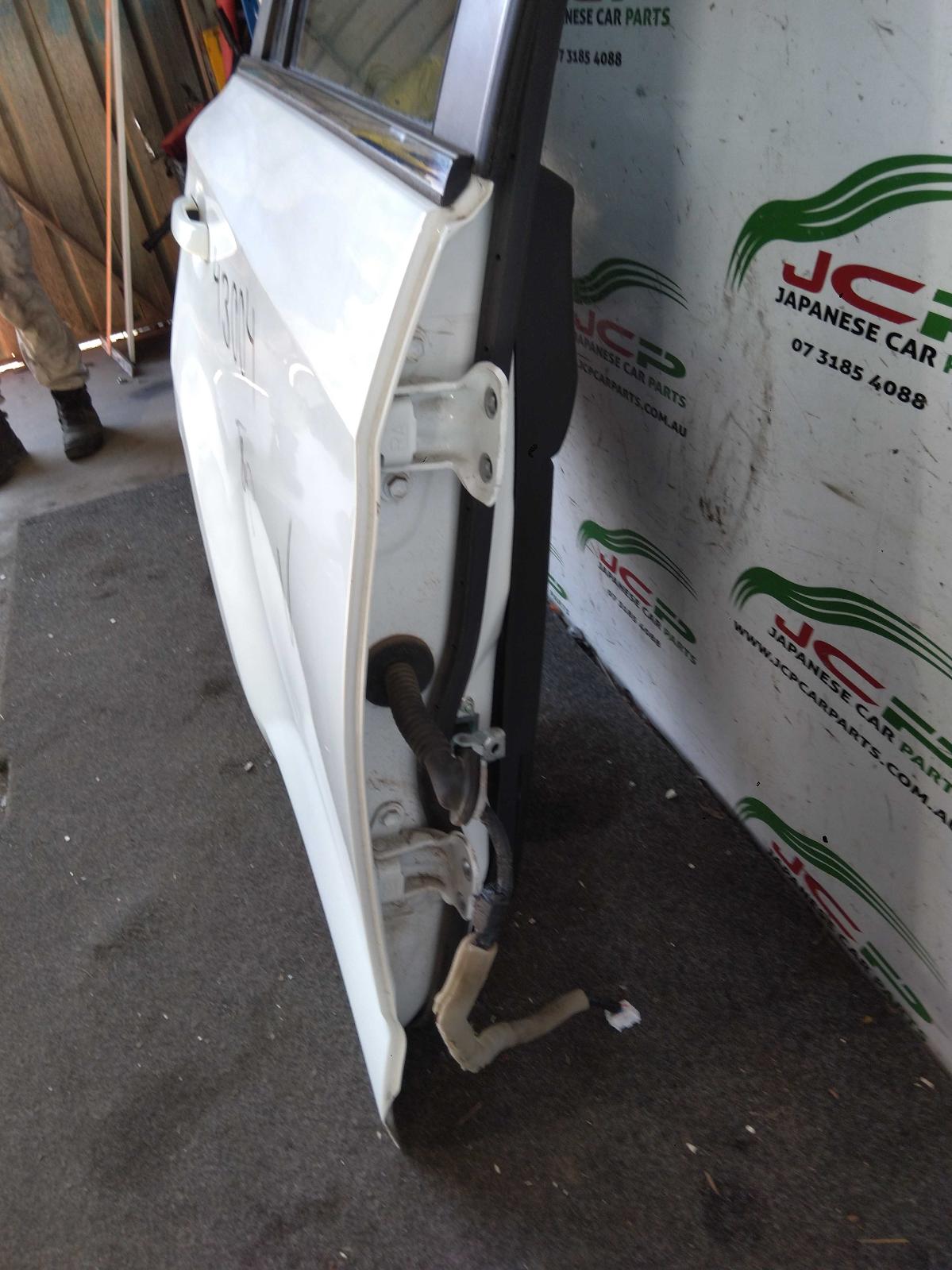View Auto part Right Rear Door Sliding Isuzu Mu-x 2023