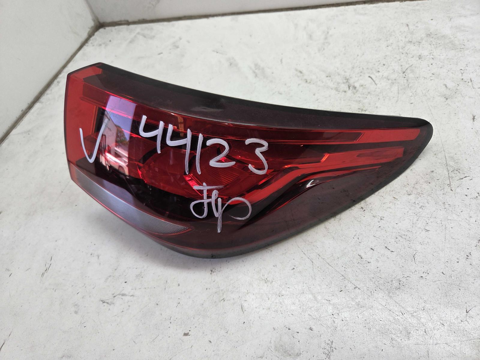 View Auto part Right Taillight Mg Zs 2022