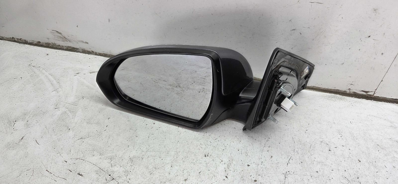 View Auto part Left Door Mirror Hyundai Elantra 2019